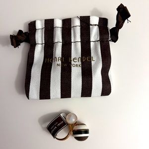 Henri Bendel ring with dust bag NWT